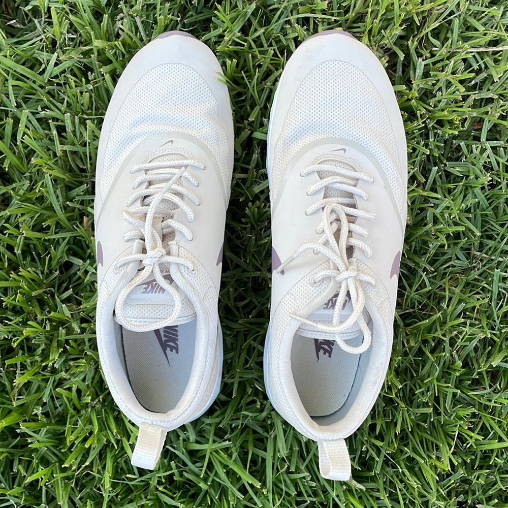 Nike woman’s runners (Air Max Thea)